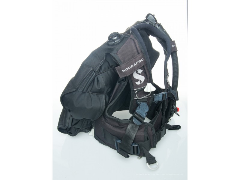 Used ScubaPro KnightHawk BCD (Size S)